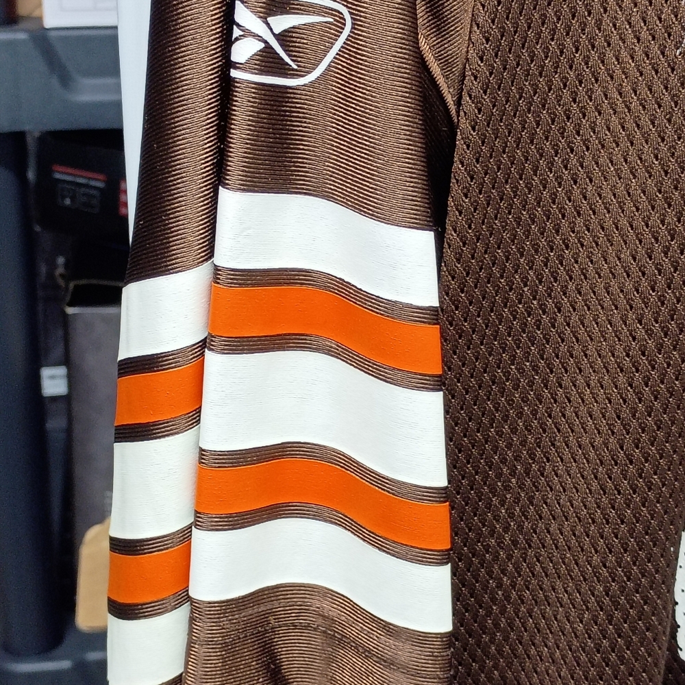 Cleveland Browns Jersey - Picture 3 of 13